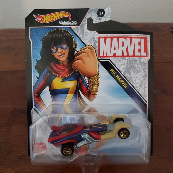 Hot Wheels Marvel Iron Man Black Widow Ms. Marvel - Picture 3 of 10